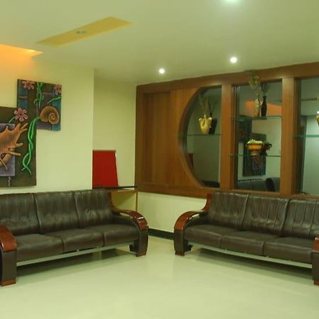 היידראבד Hotel Sitara Royal מראה חיצוני תמונה