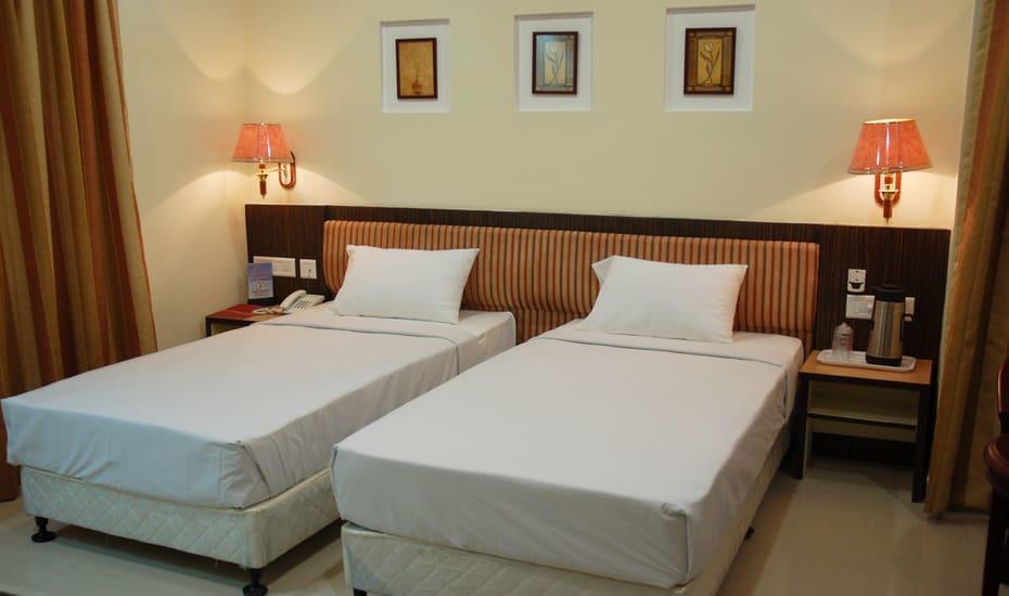 היידראבד Hotel Sitara Royal מראה חיצוני תמונה